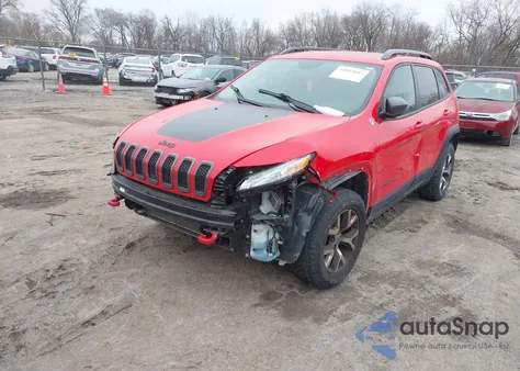 2017 Jeep Cherokee Trailhawk 4X4 z USA, uszkodzony, nr VIN 1C4PJMBS2HW615711